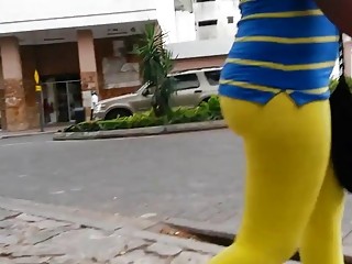 Video voyeur de ecuatoriana culona en leggins amarillos